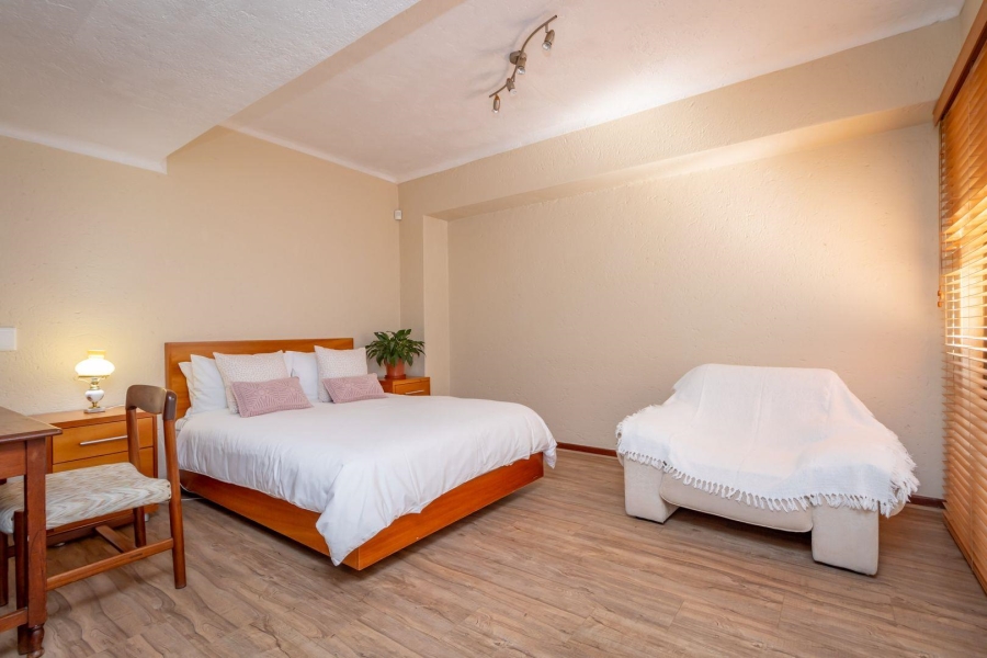 5 Bedroom Property for Sale in Fairland Gauteng