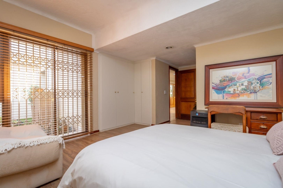 5 Bedroom Property for Sale in Fairland Gauteng