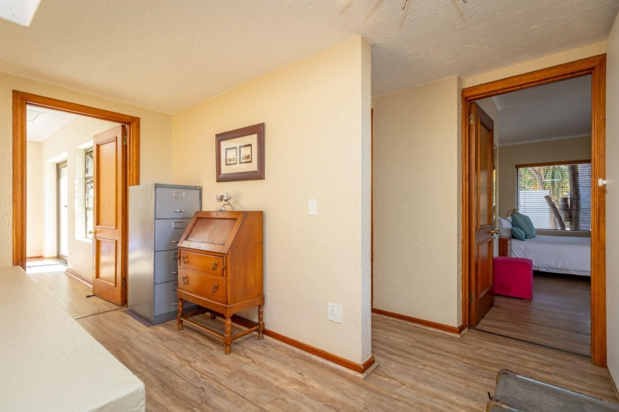 5 Bedroom Property for Sale in Fairland Gauteng