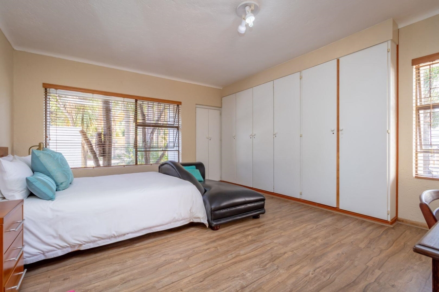 5 Bedroom Property for Sale in Fairland Gauteng
