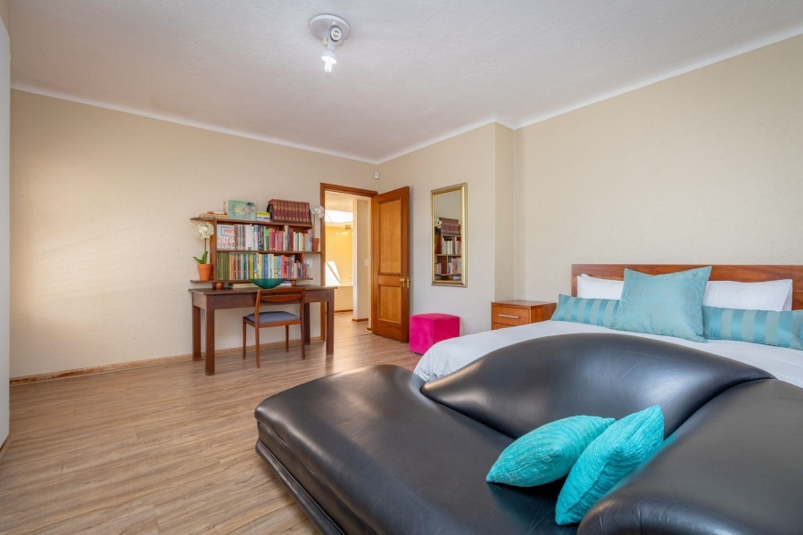 5 Bedroom Property for Sale in Fairland Gauteng