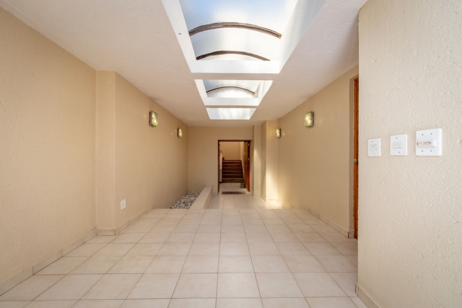 5 Bedroom Property for Sale in Fairland Gauteng