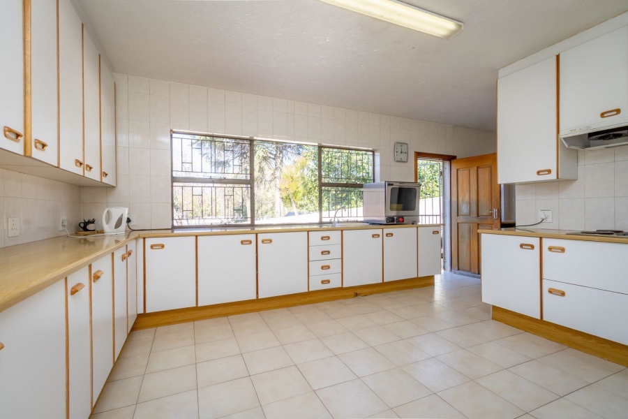 5 Bedroom Property for Sale in Fairland Gauteng