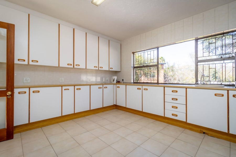 5 Bedroom Property for Sale in Fairland Gauteng