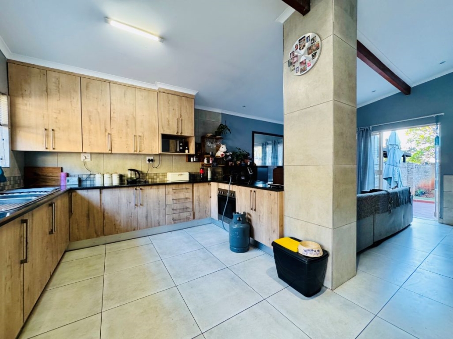 4 Bedroom Property for Sale in Sinoville Gauteng