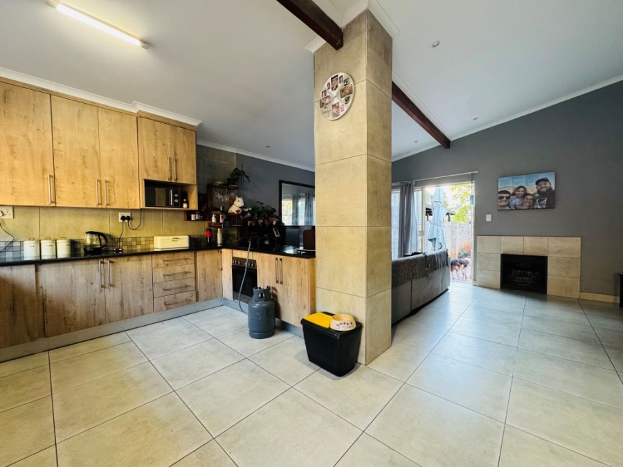 4 Bedroom Property for Sale in Sinoville Gauteng