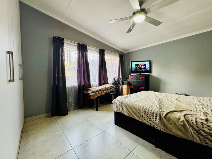 4 Bedroom Property for Sale in Sinoville Gauteng