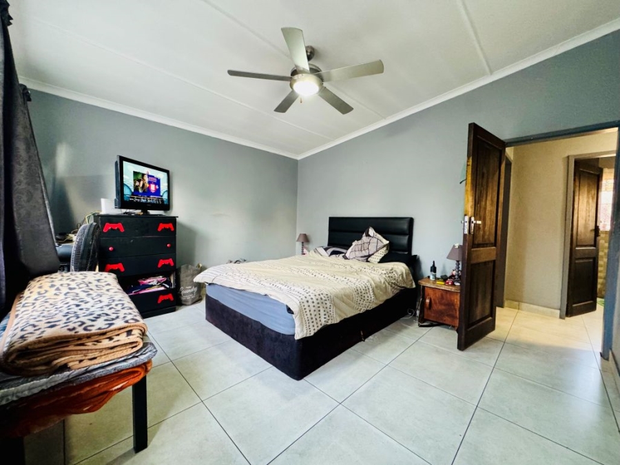 4 Bedroom Property for Sale in Sinoville Gauteng