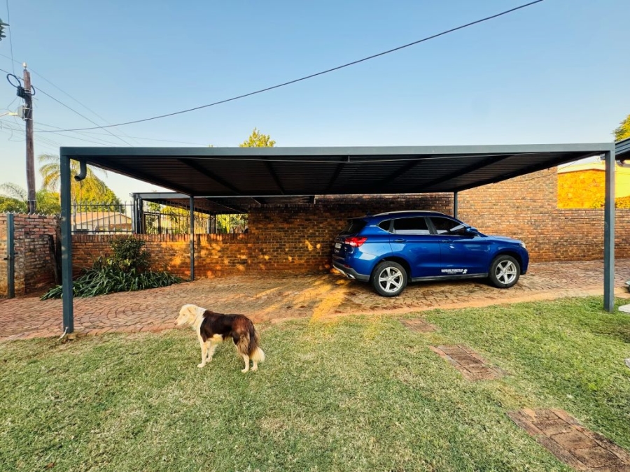 4 Bedroom Property for Sale in Sinoville Gauteng