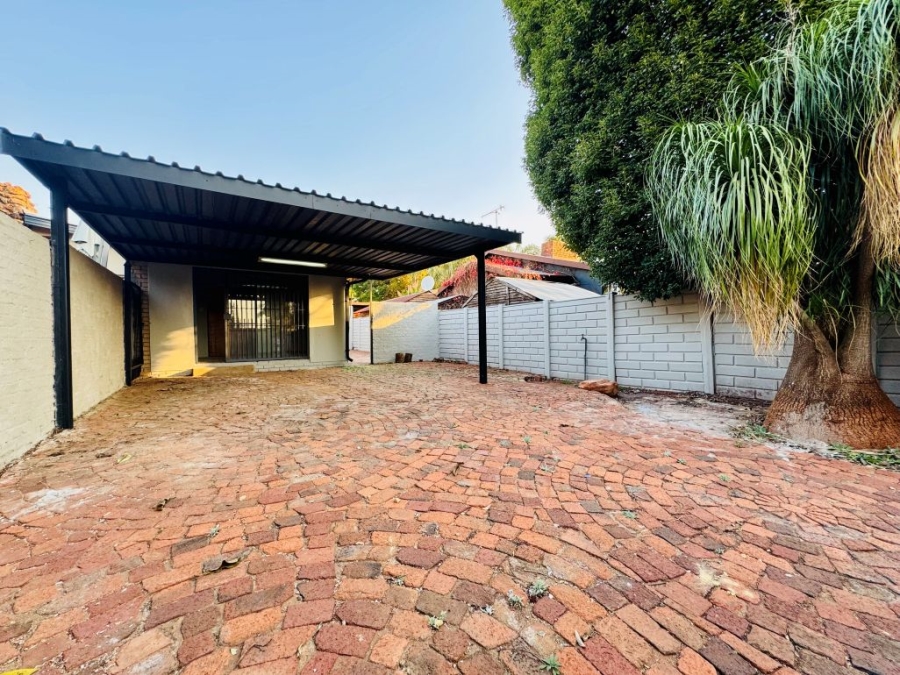 4 Bedroom Property for Sale in Sinoville Gauteng