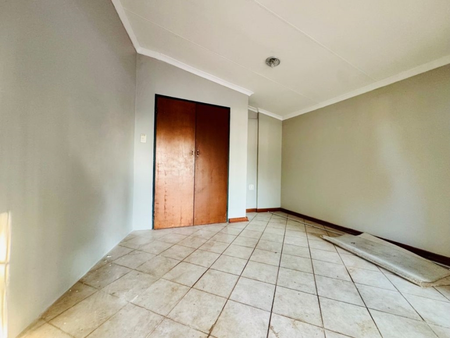 4 Bedroom Property for Sale in Sinoville Gauteng
