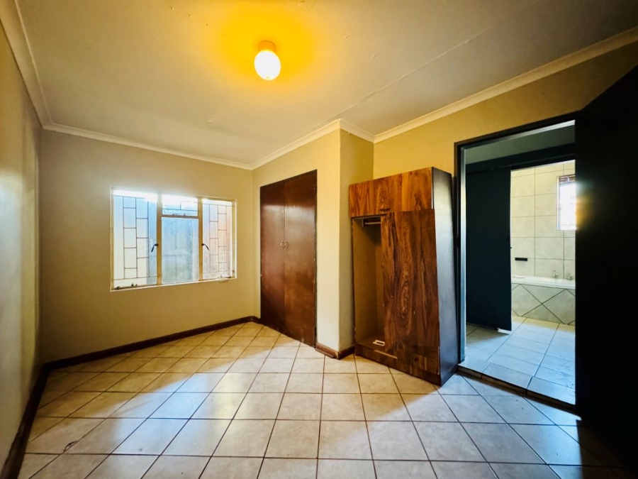 4 Bedroom Property for Sale in Sinoville Gauteng