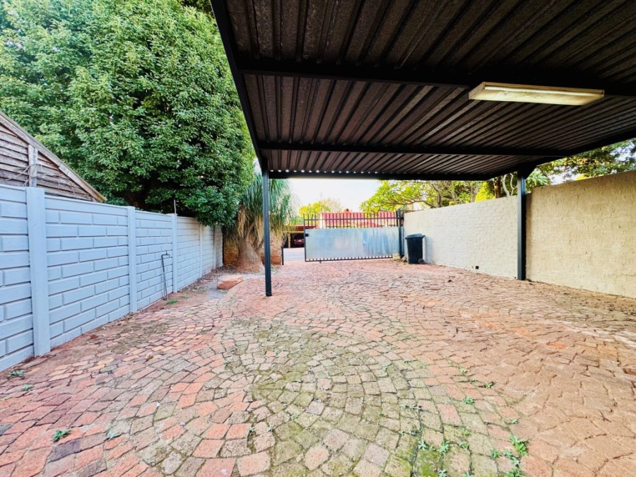 4 Bedroom Property for Sale in Sinoville Gauteng