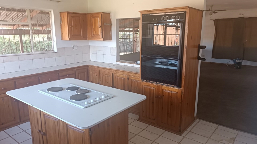 5 Bedroom Property for Sale in Mullerstuine Gauteng