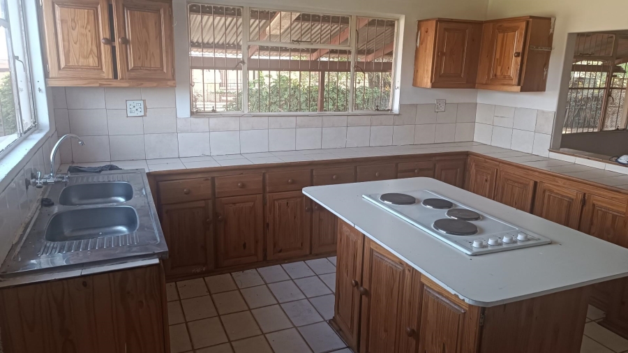 5 Bedroom Property for Sale in Mullerstuine Gauteng