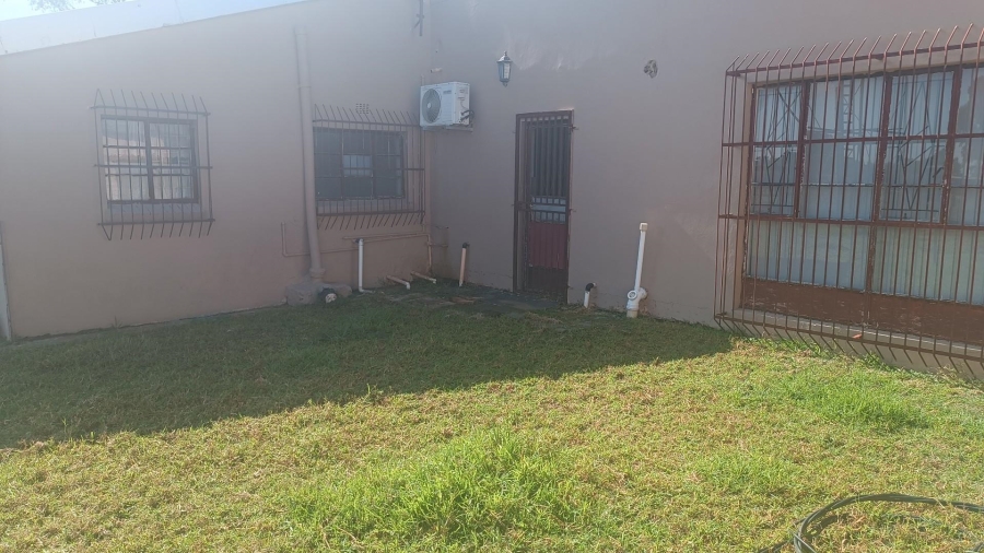 5 Bedroom Property for Sale in Mullerstuine Gauteng