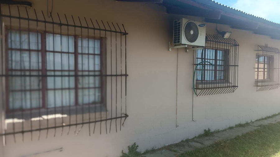5 Bedroom Property for Sale in Mullerstuine Gauteng