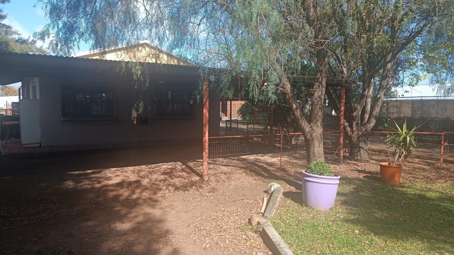 5 Bedroom Property for Sale in Mullerstuine Gauteng