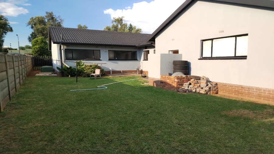 3 Bedroom Property for Sale in Vanderbijlpark SE 6 Gauteng