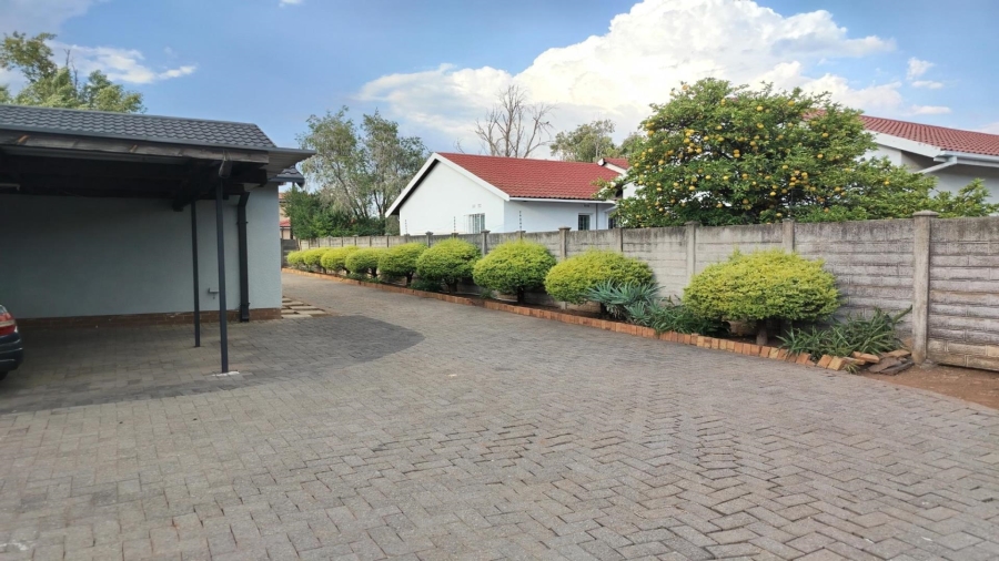 3 Bedroom Property for Sale in Vanderbijlpark SE 6 Gauteng
