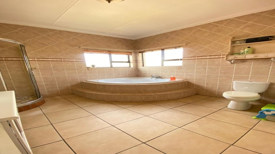3 Bedroom Property for Sale in Vanderbijlpark SE 8 Gauteng