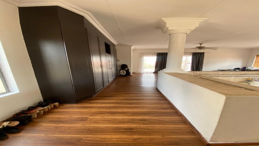 3 Bedroom Property for Sale in Vanderbijlpark SE 8 Gauteng