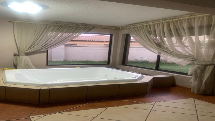 3 Bedroom Property for Sale in Vanderbijlpark SE 8 Gauteng