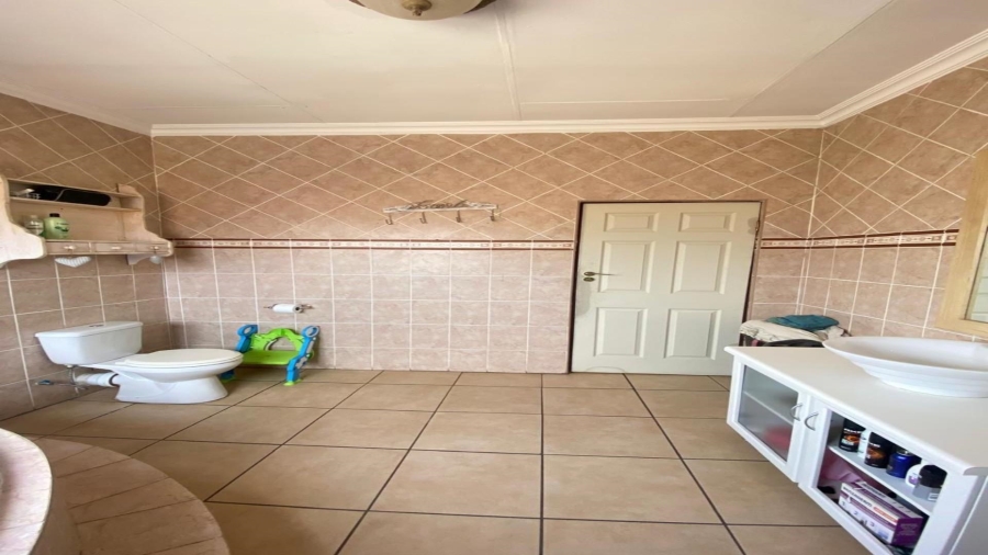 3 Bedroom Property for Sale in Vanderbijlpark SE 8 Gauteng