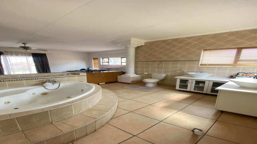 3 Bedroom Property for Sale in Vanderbijlpark SE 8 Gauteng