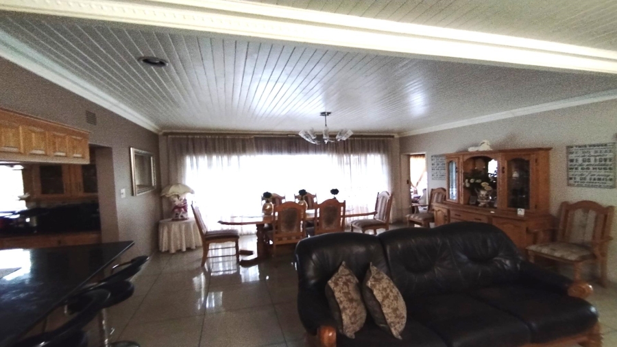 5 Bedroom Property for Sale in Vanderbijlpark SE 7 Gauteng