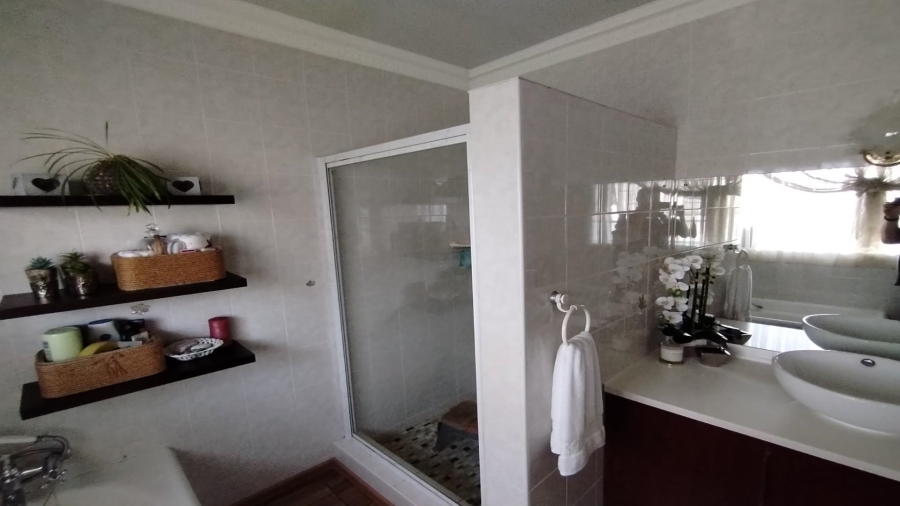 5 Bedroom Property for Sale in Vanderbijlpark SE 7 Gauteng