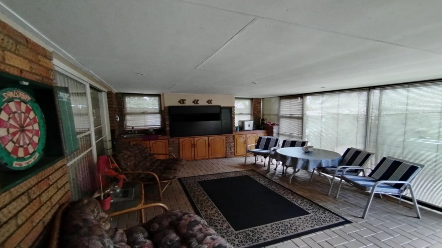 5 Bedroom Property for Sale in Vanderbijlpark SE 7 Gauteng