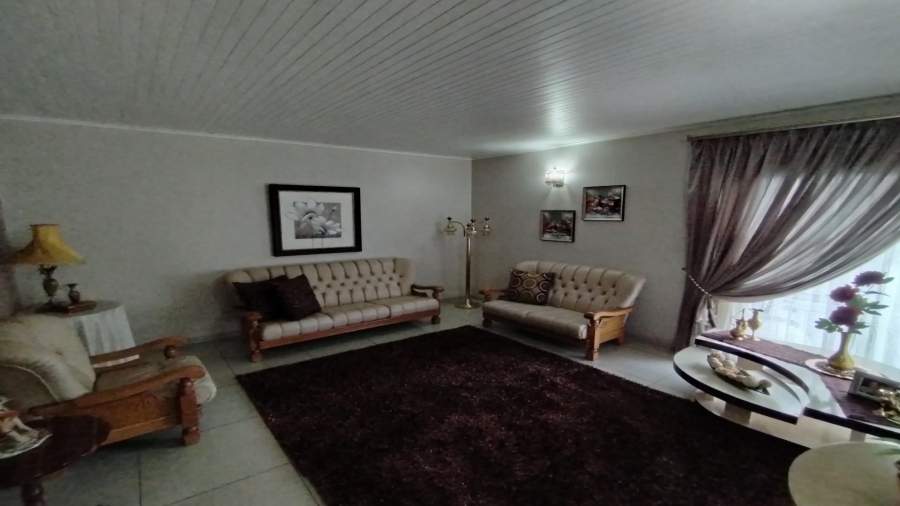 5 Bedroom Property for Sale in Vanderbijlpark SE 7 Gauteng
