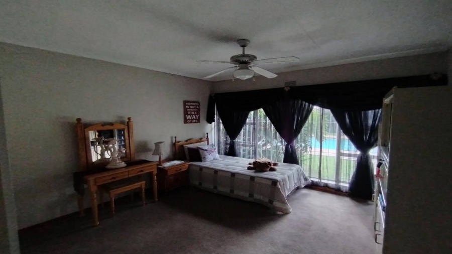 5 Bedroom Property for Sale in Vanderbijlpark SE 7 Gauteng