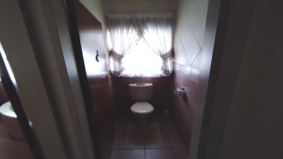 5 Bedroom Property for Sale in Vanderbijlpark SE 7 Gauteng