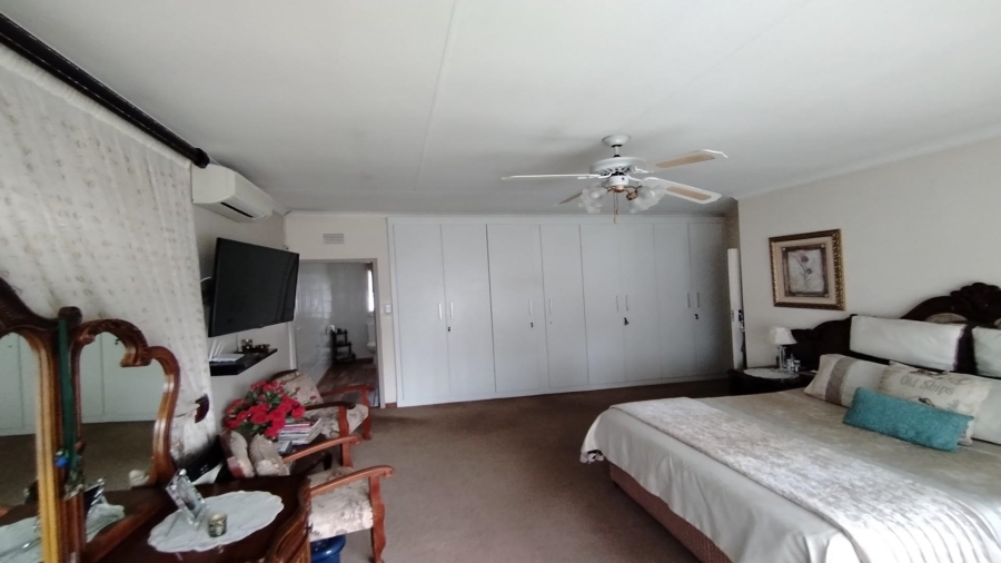 5 Bedroom Property for Sale in Vanderbijlpark SE 7 Gauteng