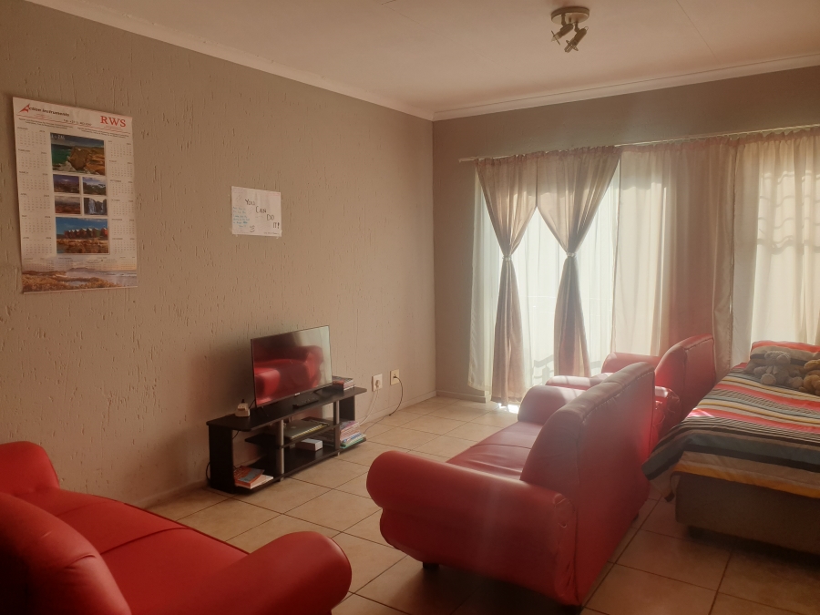 1 Bedroom Property for Sale in Klippoortje Gauteng
