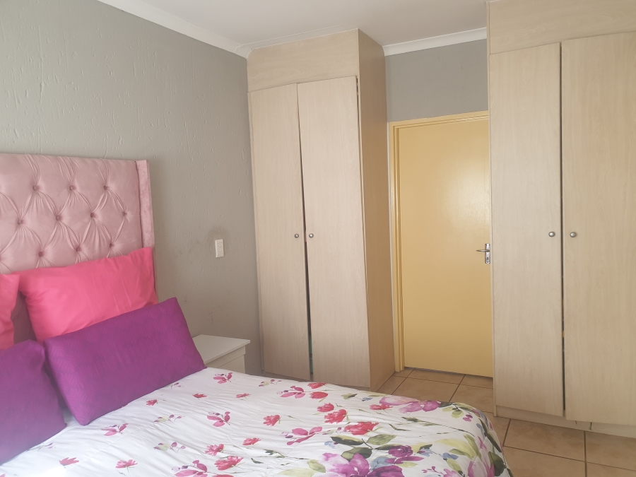 1 Bedroom Property for Sale in Klippoortje Gauteng