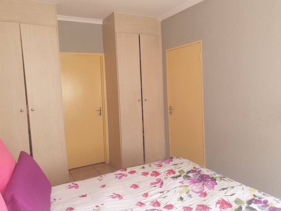 1 Bedroom Property for Sale in Klippoortje Gauteng