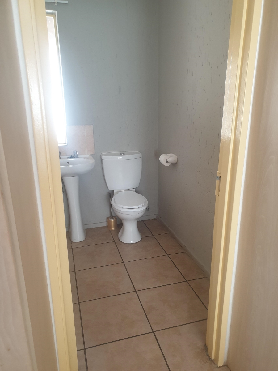 1 Bedroom Property for Sale in Klippoortje Gauteng