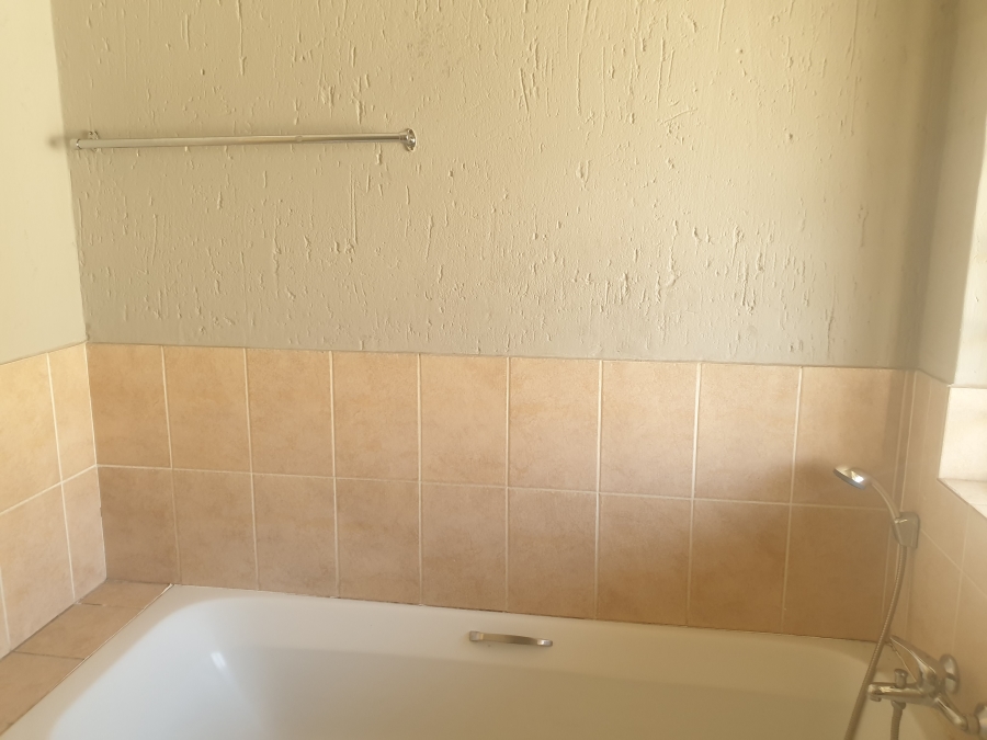 1 Bedroom Property for Sale in Klippoortje Gauteng