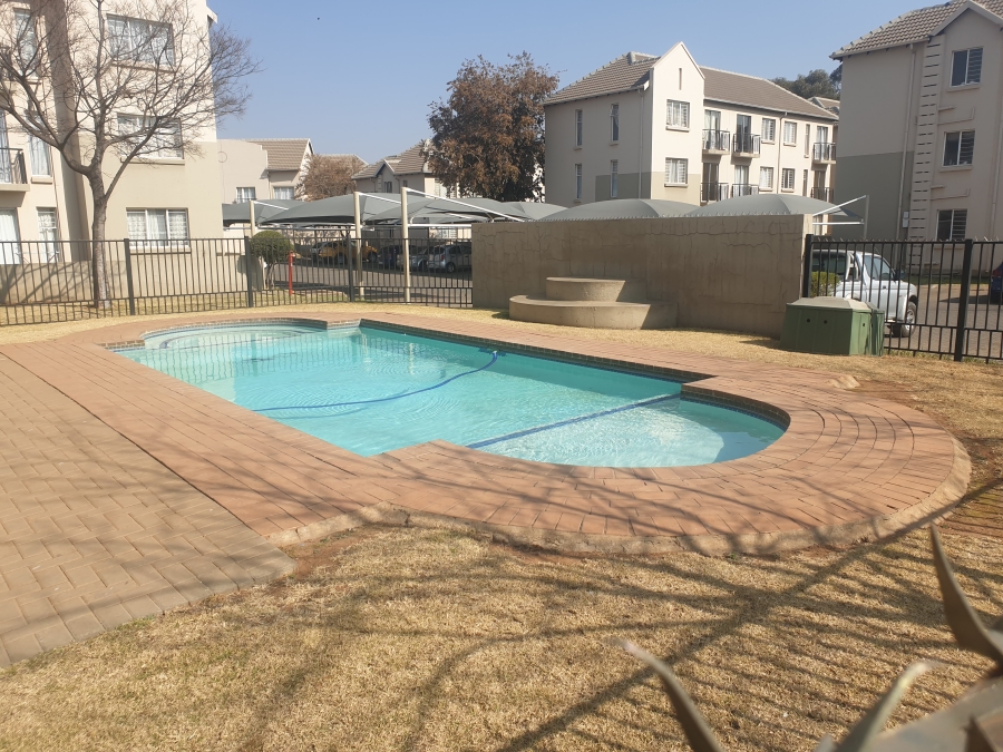 1 Bedroom Property for Sale in Klippoortje Gauteng