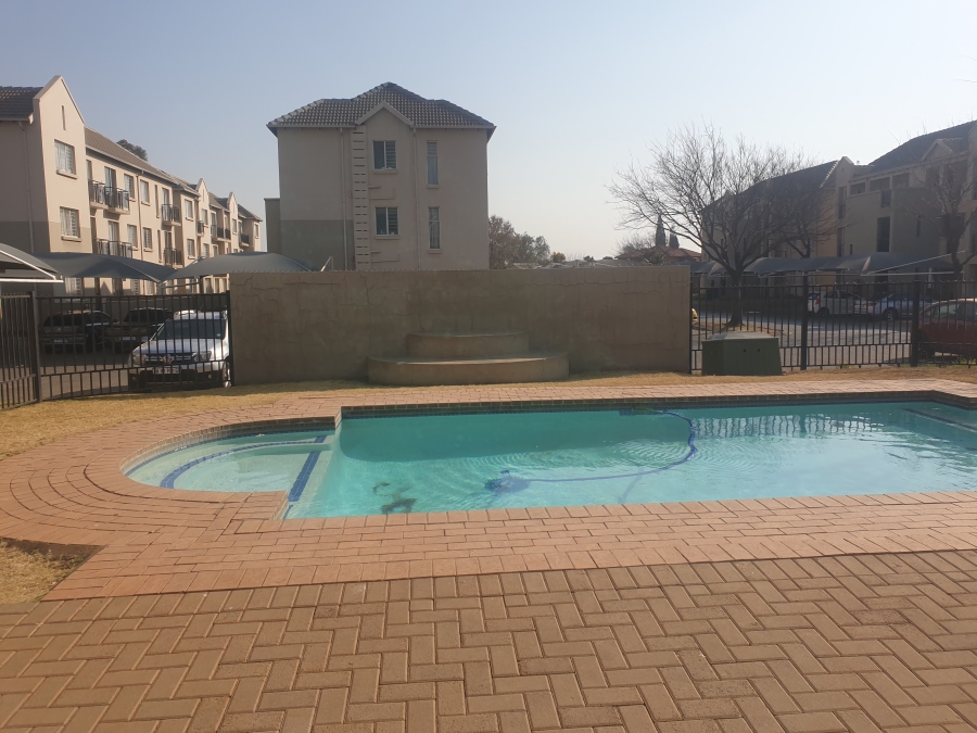 1 Bedroom Property for Sale in Klippoortje Gauteng