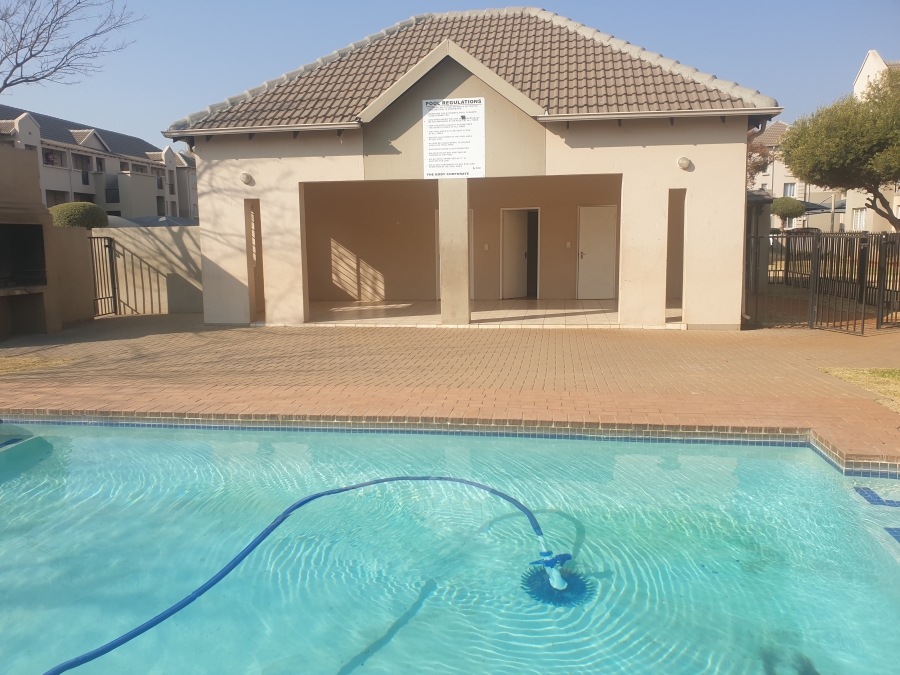 1 Bedroom Property for Sale in Klippoortje Gauteng