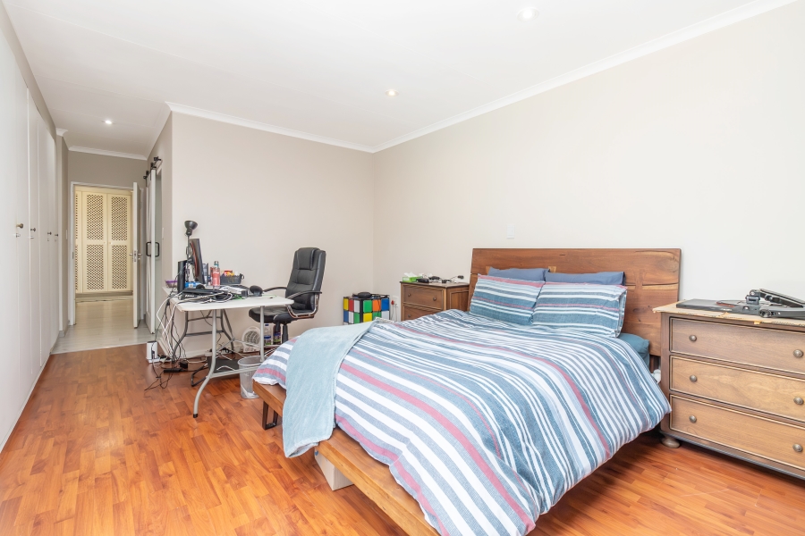 6 Bedroom Property for Sale in Hurlingham Manor Gauteng