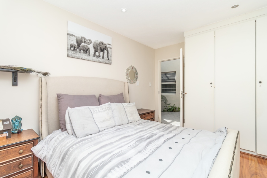 6 Bedroom Property for Sale in Hurlingham Manor Gauteng