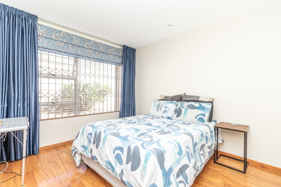6 Bedroom Property for Sale in Hurlingham Manor Gauteng