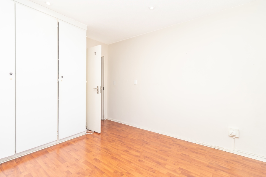 6 Bedroom Property for Sale in Hurlingham Manor Gauteng