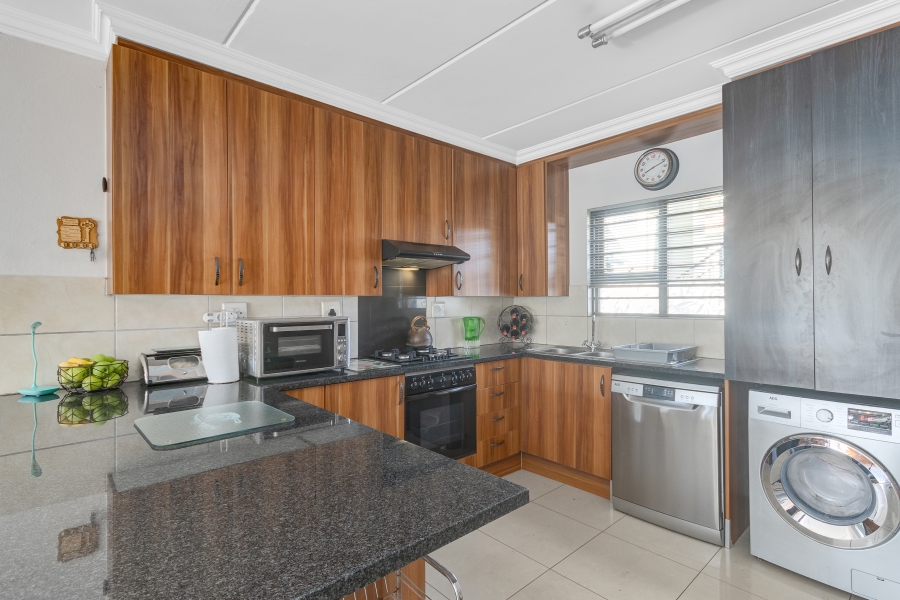 3 Bedroom Property for Sale in Barbeque Downs Gauteng