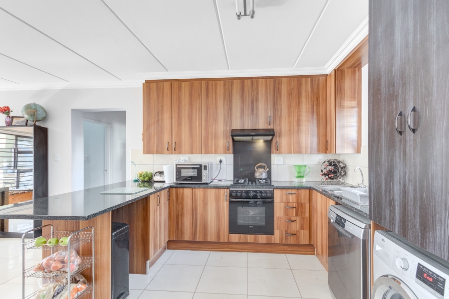 3 Bedroom Property for Sale in Barbeque Downs Gauteng